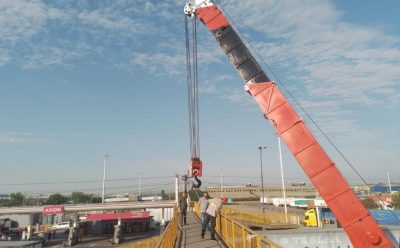 EL MUNICIPIO REALIZA LA REPARACIÓN DE PUENTES PEATONALES EN EL CAMINO DE CINTURA (RUTA 4)