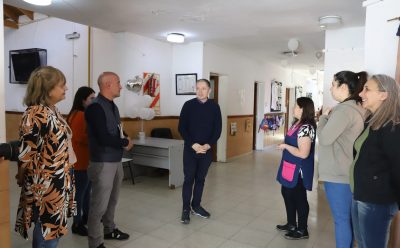 FERNANDO GRAY VISITÓ EL JARDÍN DE INFANTES N° 930 DE LUIS GUILLÓN