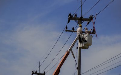 EDESUR CONTINÚA RESTABLECIENDO EL SERVICIO DE ENERGÍA ELÉCTRICA EN LOS BARRIOS DE ESTEBAN ECHEVERRÍA