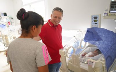 FERNANDO GRAY ENTREGÓ JUGUETES A NIÑAS Y NIÑOS EN EL HOSPITAL MUNICIPAL SANTAMARINA