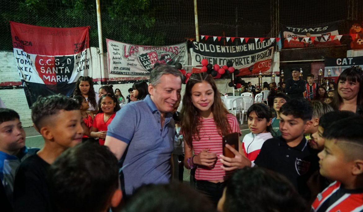 FERNANDO GRAY ESTUVO EN LA CELEBRACIÓN DE LOS 34 AÑOS DEL CLUB CULTURAL, SOCIAL Y DEPORTIVO SANTA MARÍA