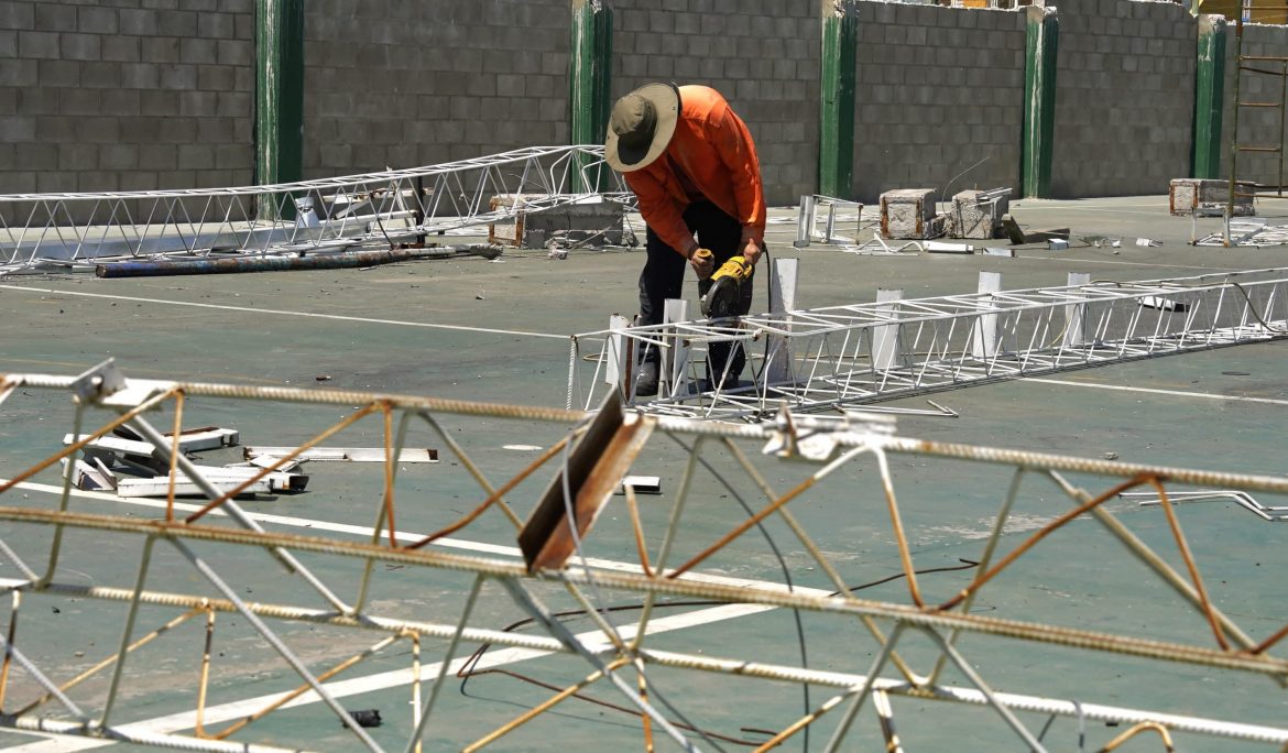 EL MUNICIPIO AVANZA EN LA REPARACIÓN DEL TECHO PARÁBOLICO DEL CLUB ESTRELLA DEL SUR