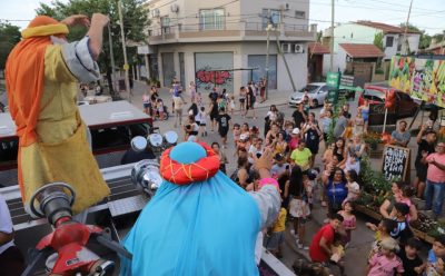 LOS REYES MAGOS VISITARON A LAS CHICAS Y LOS CHICOS DE ESTEBAN ECHEVERRÍA