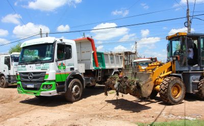9 DE ABRIL: EL MUNICIPIO DE ESTEBAN ECHEVERRÍA REALIZÓ TAREAS DE LIMPIEZA EN EL BARRIO 9 DE ENERO