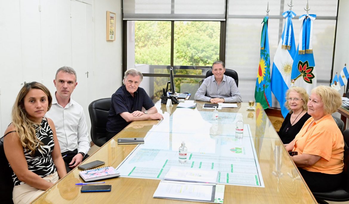 FERNANDO GRAY SE REUNIÓ CON LA ASOCIACIÓN DE DEFENSA DE USUARIOS Y CONSUMIDORES (DE.U.CO.)