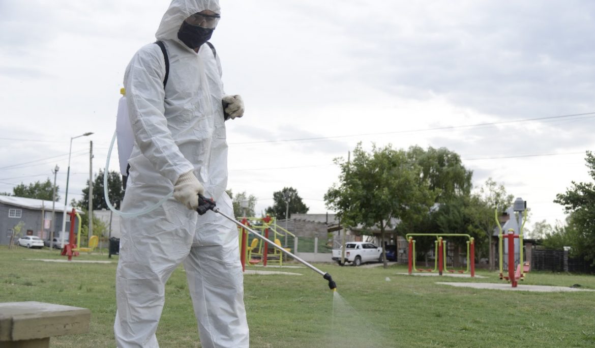 CONTINÚAN LAS TAREAS DE FUMIGACIÓN EN BARRIOS Y ESPACIOS PÚBLICOS DEL DISTRITO