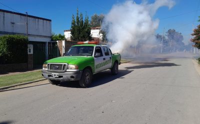 EL MUNICIPIO CONTINÚA CON LOS OPERATIVOS DE FUMIGACIÓN EN EL DISTRITO