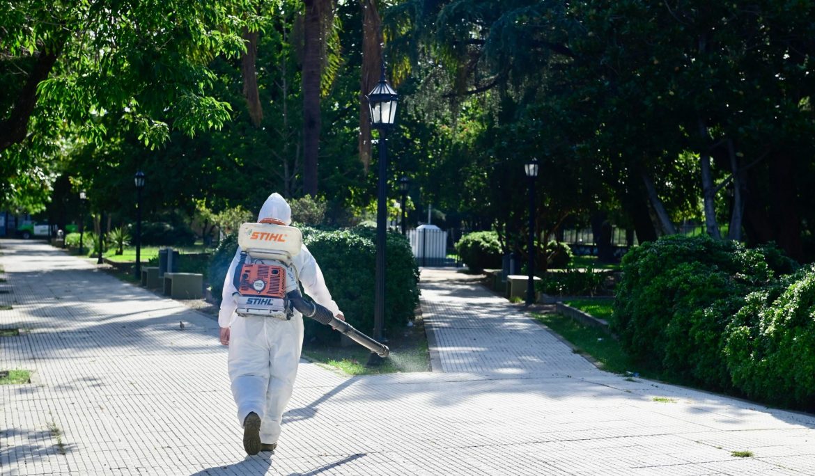 NUEVOS OPERATIVOS DE FUMIGACIÓN EN BARRIOS Y ESPACIOS PÚBLICOS DE ESTEBAN ECHEVERRÍA