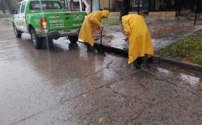 DURANTE LAS INTENSAS LLUVIAS QUE ATRAVIESAN LA REGIÓN, EL MUNICIPIO CONTINÚA CON LA LIMPIEZA DE CALLES Y AVENIDAS DEL DISTRITO