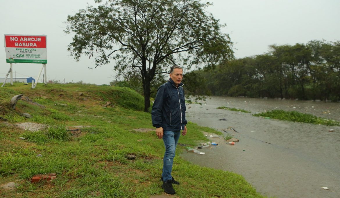 FERNANDO GRAY RECORRIÓ LAS MÁRGENES DEL RÍO MATANZA RIACHUELO PARA EVALUAR EL NIVEL DEL AGUA