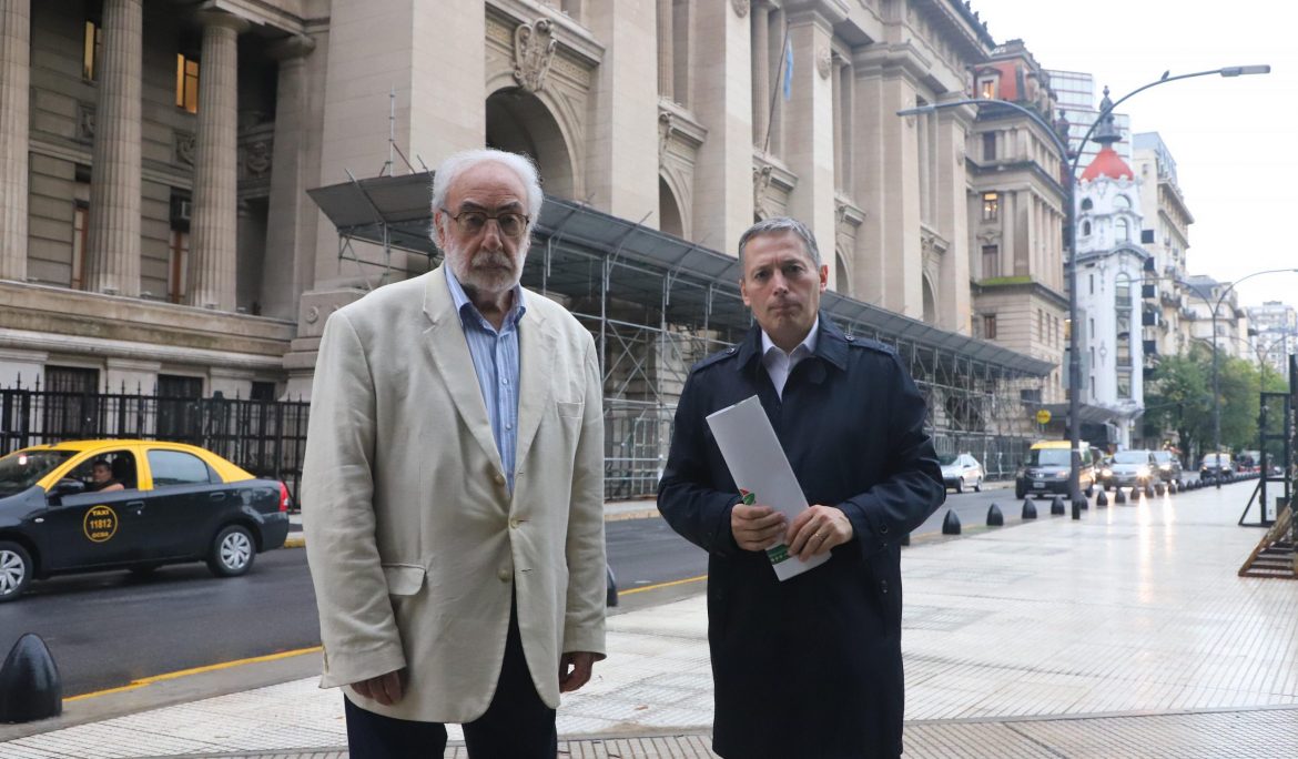 FERNANDO GRAY PRESENTÓ UNA ACCIÓN DE AMPARO PARA FRENAR EL CIERRE DE TÉLAM