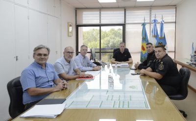 FERNANDO GRAY SE REUNIÓ CON AUTORIDADES DE LA POLICÍA BONAERENSE PARA PONER EN MARCHA UNA NUEVA FUERZA DE SEGURIDAD EN EL DISTRITO