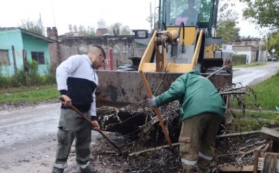 LUEGO DE LAS FUERTES LLUVIAS, EL MUNICIPIO CONTINÚA LOS TRABAJOS DE SANEAMIENTO Y LIMPIEZA EN LOS BARRIOS DEL DISTRITO
