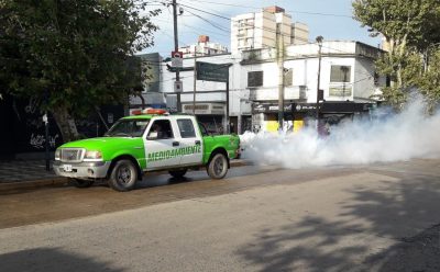 CONTINÚAN LAS TAREAS DE FUMIGACIÓN EN BARRIOS Y ESPACIOS PÚBLICOS DEL DISTRITO