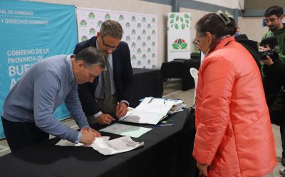 FERNANDO GRAY ENCABEZÓ LA TOMA DE 325 FIRMAS DE ESCRITURAS DE VIVIENDAS PARA VECINAS Y VECINOS DE ESTEBAN ECHEVERRÍA