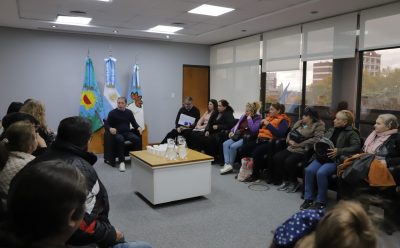 FERNANDO GRAY SE REUNIÓ CON FAMILIAS DEL BARRIO POLICIAL
