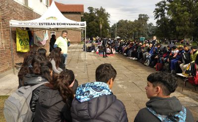 ESTUDIANTES DE ESCUELAS SECUNDARIAS DEL DISTRITO REALIZARON LA PROMESA AL MEDIOAMBIENTE