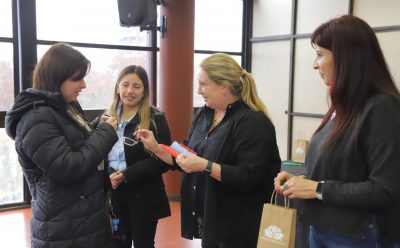 EL MUNICIPIO DE ESTEBAN ECHEVERRÍA ENTREGÓ 95 PARES DE LENTES A VECINAS Y VECINOS DEL DISTRITO
