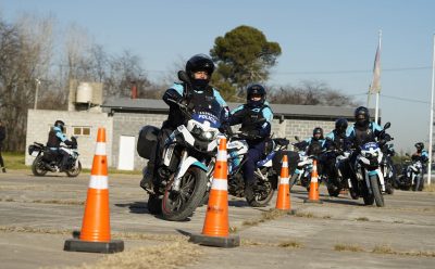 OFICIALES DE LA POLICÍA BONAERENSE REALIZARON UNA JORNADA DE CAPACITACIÓN EN EL CENTRO DE ENTRENAMIENTO DE ESTEBAN ECHEVERRÍA
