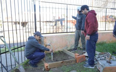 EL MUNICIPIO AVANZA CON OBRAS DE LA RED DE GAS EN LAS ESCUELAS DEL DISTRITO