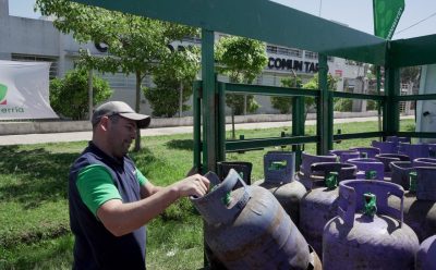 EL MUNICIPIO CONTINÚA CON LOS OPERATIVOS DE RECARGA DE GARRAFAS A PRECIO SOCIAL
