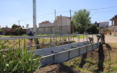 AVANZA LA CONSTRUCCIÓN DE PUENTES PEATONALES EN EL DISTRITO