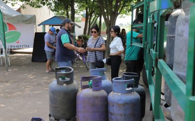 CONTINÚAN LOS OPERATIVOS DE RECARGA DE GARRAFAS A PRECIO SOCIAL EN EL DISTRITO