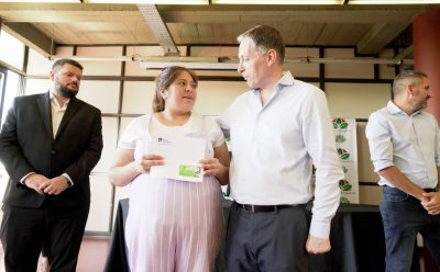 FERNANDO GRAY ENTREGÓ 150 TARJETAS DEL PLAN MÁS VIDA A VECINAS Y VECINOS DEL DISTRITO