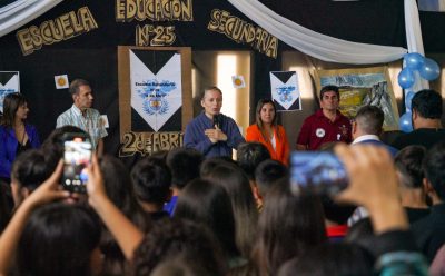 FERNANDO GRAY PARTICIPÓ DEL ACTO DE IMPOSICIÓN DE NOMBRE DE LA ESCUELA SECUNDARIA N° 25 DE MONTE GRANDE