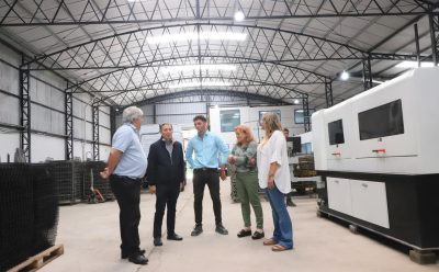 FERNANDO GRAY RECORRIÓ LAS INSTALACIONES DE LA EMPRESA GARPLAST EN ESTEBAN ECHEVERRÍA