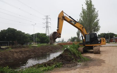 EL MUNICIPIO AVANZA CON LAS OBRAS DE SANEAMIENTO Y LIMPIEZA DEL ARROYO ORTEGA