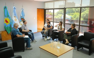 FERNANDO GRAY ENTREGÓ UNA AYUDA ECONÓMICA