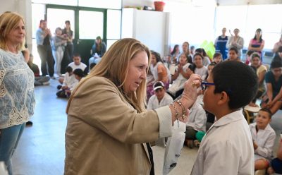 EL MUNICIPIO ENTREGÓ LENTES DEL PROGRAMA OFTALMOLÓGICO ECHEverRÍA EN TRES ESCUELAS DEL DISTRITO