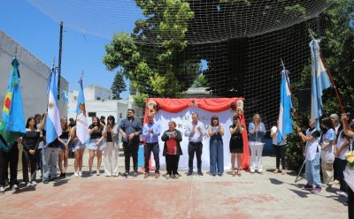MONTE GRANDE: FERNANDO GRAY PARTICIPÓ DEL ACTO DE IMPOSICIÓN DE NOMBRE DE LA ESCUELA SECUNDARIA N° 29