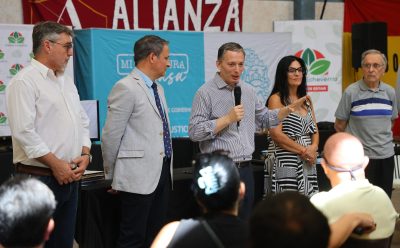 FERNANDO GRAY ENCABEZÓ LA TOMA DE FIRMAS DE ESCRITURAS DE VIVIENDAS PARA FAMILIAS DEL DISTRITO