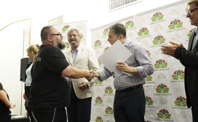 FERNANDO GRAY ENTREGÓ DIPLOMAS A EGRESADAS Y EGRESADOS DE LA UTN