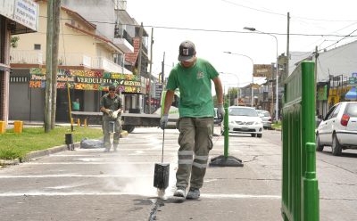 EL MUNICIPIO REALIZA TAREAS DE TOMADO DE JUNTAS EN CALLES Y AVENIDAS