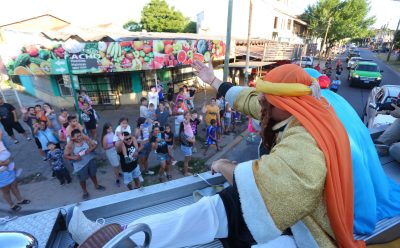 LOS REYES MAGOS RECORRIERON MONTE GRANDE 