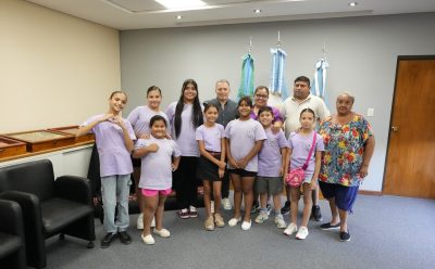 FERNANDO GRAY ENTREGÓ MATERIALES AL BALLET FOLKLÓRICO ÁNGELES DE LUZ DEL CENTRO DE JUBILADOS EL JAGÜEL