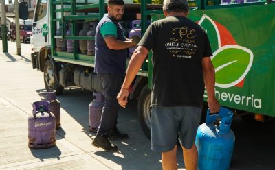 9 DE ABRIL: EL MUNICIPIO REALIZÓ UN OPERATIVO DE RECARGA DE GARRAFAS A VALOR SOCIAL