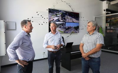 FERNANDO GRAY RECORRIÓ LAS OBRAS DE REFACCIÓN Y AMPLIACIÓN EN EL CENTRO OPERATIVO DE MONITOREO (COM) DE ESTEBAN ECHEVERRÍA