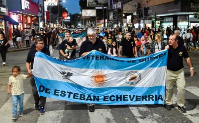 CON EL TRADICIONAL DESFILE DEL CENTRO DE VETERANOS DE GUERRA DE ESTEBAN ECHEVERRÍA COMENZÓ LA SEMANA DE MALVINAS EN EL DISTRITO