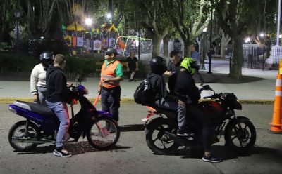 LAS FUERZAS DE SEGURIDAD REALIZARON UN NUEVO OPERATIVO EN LA PLAZA MITRE DE MONTE GRANDE