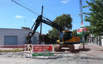 EL MUNICIPIO REALIZA OBRAS DE BACHEO EN HORMIGÓN EN LUIS GUILLÓN