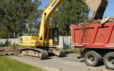 CANNING: EL MUNICIPIO REALIZA OBRAS DE BACHEO EN HORMIGÓN