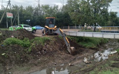 TRAS LAS FUERTES LLUVIAS, LOS EQUIPOS MUNICIPALES REALIZAN UN IMPORTANTE OPERATIVO DE LIMPIEZA EN LOS BARRIOS DEL DISTRITO