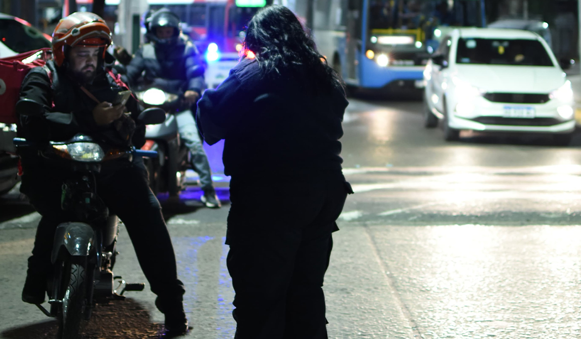MONTE GRANDE: OPERATIVO DE SEGURIDAD Y CONTROL VEHICULAR EN LA PLAZA MITRE
