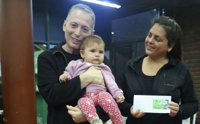 FERNANDO GRAY ENTREGÓ 70 TARJETAS DEL PLAN MÁS VIDA A VECINAS Y VECINOS