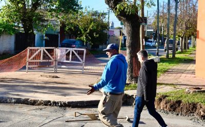 LUIS GUILLÓN: FERNANDO GRAY RECORRIÓ LAS OBRAS DE BACHEO EN HORMIGÓN DE ALTA RESISTENCIA