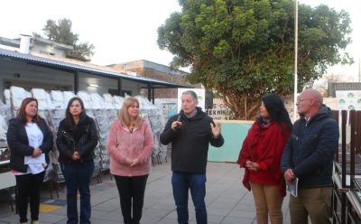 FERNANDO GRAY ENTREGÓ MOBILIARIO EN LA ESCUELA SECUNDARIA N° 35 DE LUIS GUILLÓN